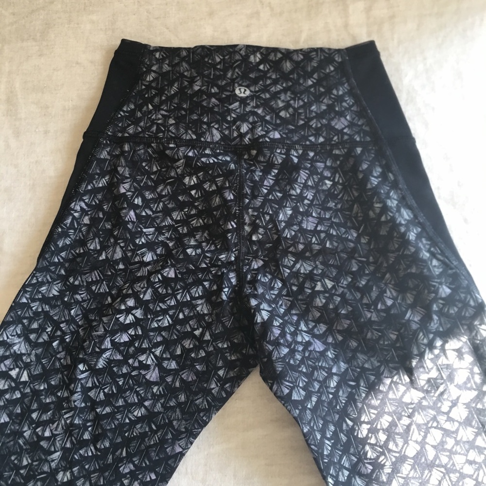 Lululemon athletic pants, never worn!